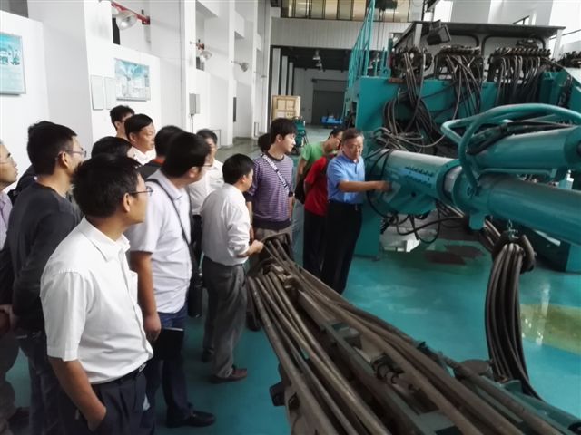 �׷���˿ӳ������������Ѫ���»�