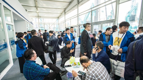 ����ǩ��2.6��Ԫ���ǹ��ɶԹ������������Ʒ�����Ϻ�����չ