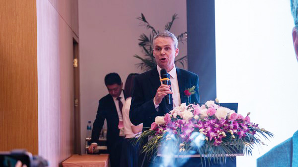 ����ǩ��2.6��Ԫ���ǹ��ɶԹ������������Ʒ�����Ϻ�����չ