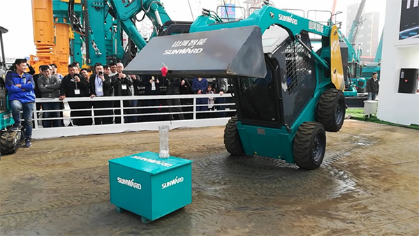 ��ƽ��ս���ǹ��ɶԹ�������չ̨�д��������