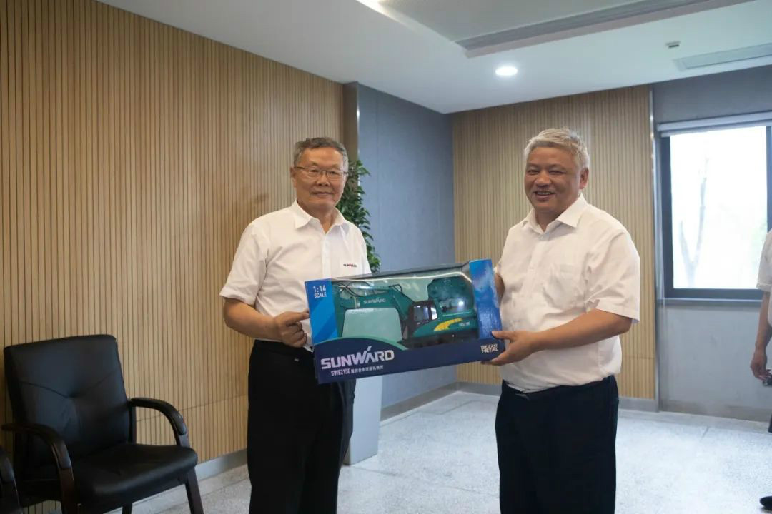 ���ϻƽ��Ŷ��³�������һ�п����ǹ��ɶԹ�������