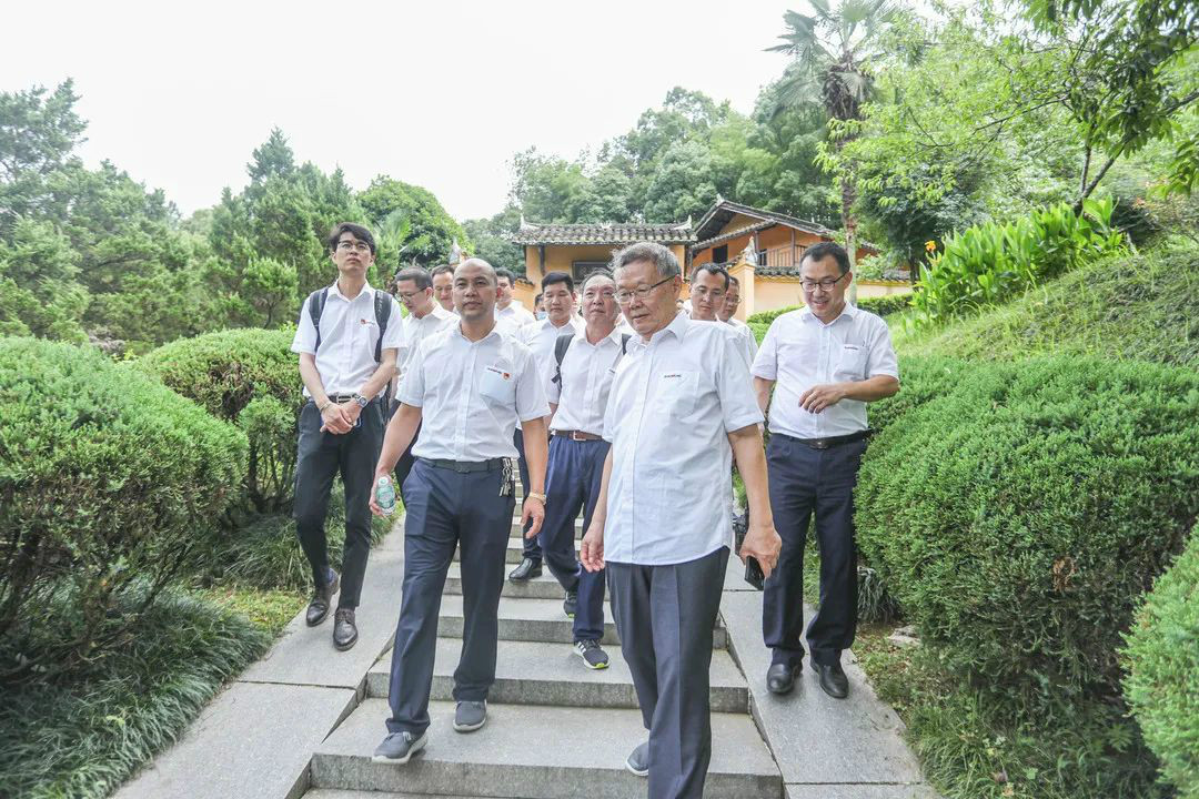 ������ֱ����������������������������󡪡��ǹ��ɶԹ������ܿ�չ�и߲�ɲ����������˶�