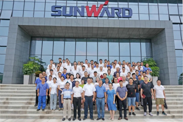 ���и������Ҿ�����˫��˫���������������ǹ��ɶԹ������ܡ��м��������ŽῪչ���⵳���˶�