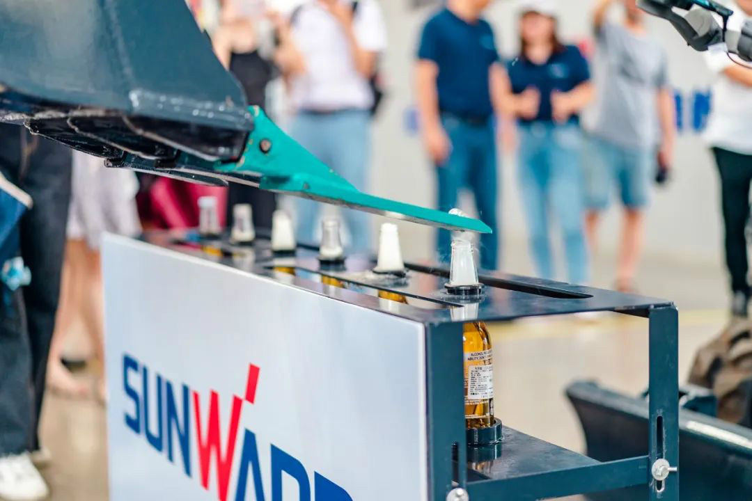 �ǹ��ɶԹ����������ֻ������������Žᰢ��Ͱ͹���վ����ֱ���˶�Բ������