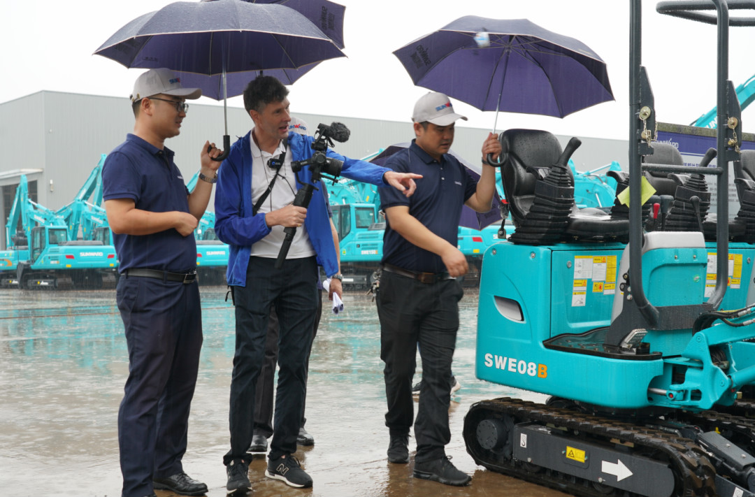 �ǹ��ɶԹ����������ֻ������������Žᰢ��Ͱ͹���վ����ֱ���˶�Բ������