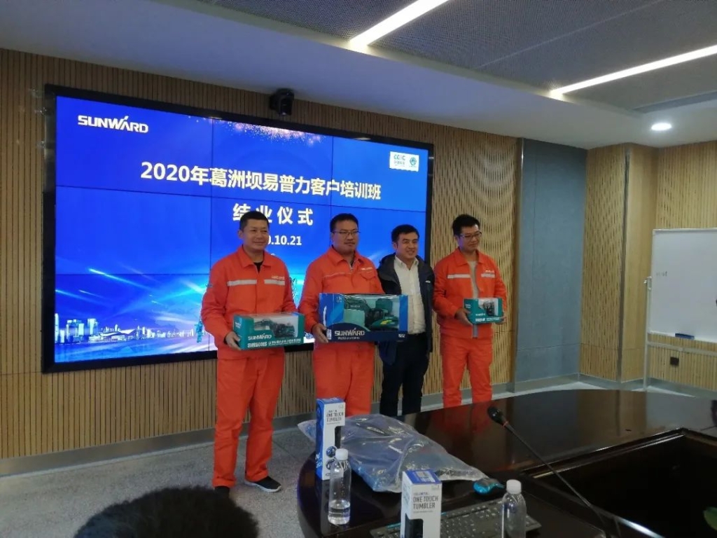 ���ǹ��ɶԹ����Ŀͻ������ǳ��㣡 �������ް���������˾��Ŀ�򵼼��������Ҳ�Ʒ֪ʶ��ѵ