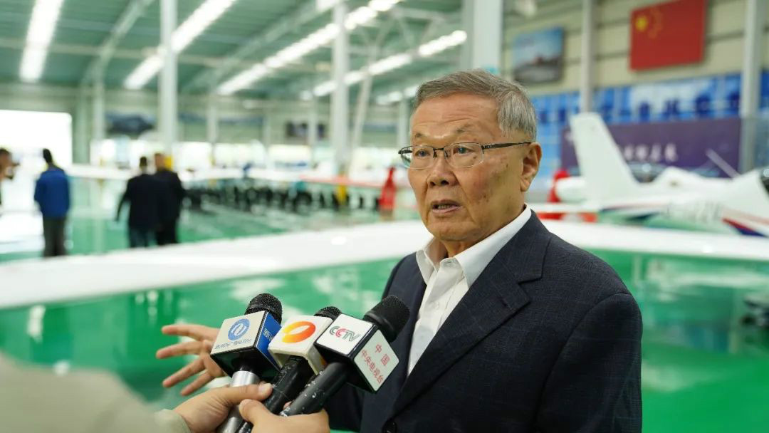 ��������������д�ǹ��ɶԹ������չ�ҵ��ƪ�� �����ǹ��ɶԹ����Ƽ���99��100��SA60L(������)�ɻ���ʽ����