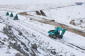 �ǹ��ɶԹ������ܿ���װ��������ʽ�ڶ�����˹����