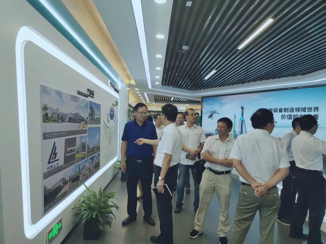 ���ϴ�ѧ���繤��ѧԺФ������ǵ����ǹ��ɶԹ�������