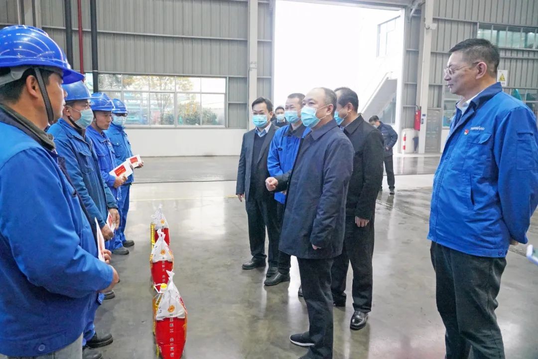 �����ο���ǹ��ɶԹ����������⵳Ա