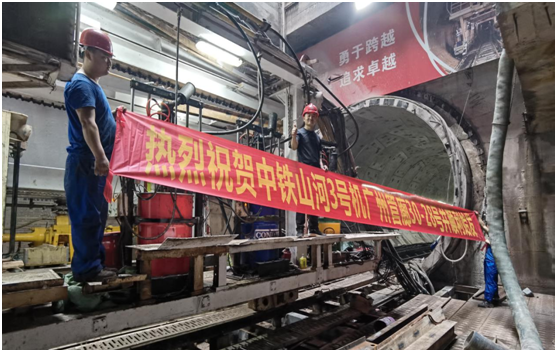 �����ǹ��ɶԹ���3�Ŷܹ������ݹ���˳��ʼ��