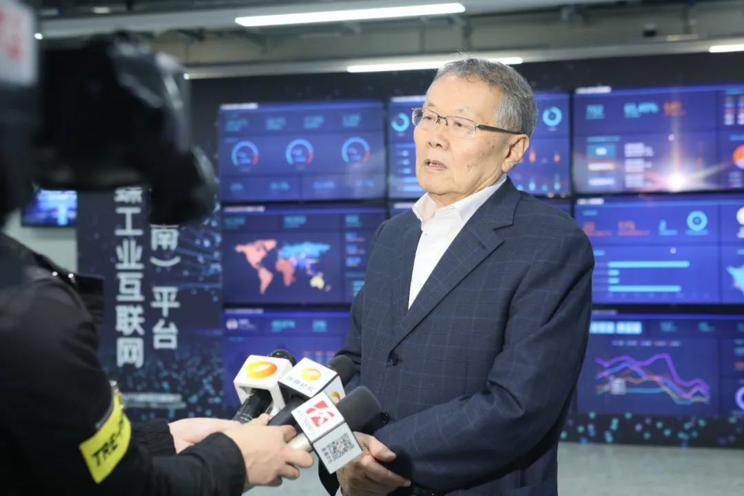 ��Ϣ����������ҵ��������ں���������ҵ���Ƽ��ǹ��ɶԹ����ֳ��۵�