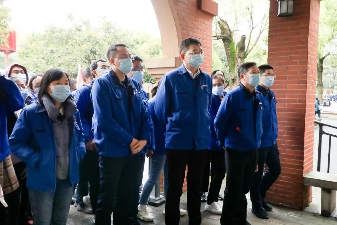 �ٺ�ɫ��ʷ ������ʹ�������ǹ��ɶԹ�������ȫ�嵳Ա����ɳ��ʷ�ݿ�չ���⵳���˶�