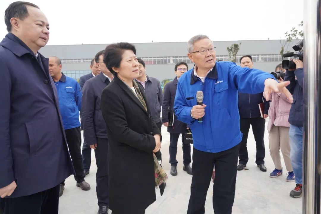 ���Ӣ�����ǹ��ɶԹ�������