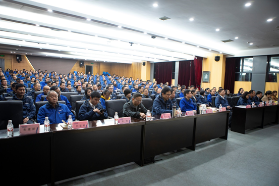 �ǹ��ɶԹ������ܿ�չ���������� �м�ʹ����������������˶�