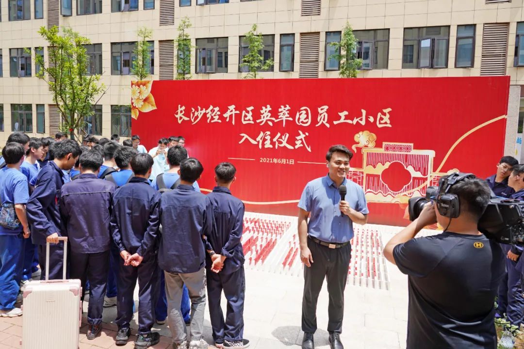 ���Ӵ���ֱ����Ŀ�������й�������ƪ����һ�𿴿�ֱ������ǹ��ɶԹ���Ԫ�أ�