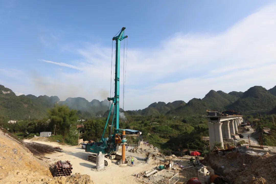 һ����ֻ���3��׮��Ϊ�οͻ�����������