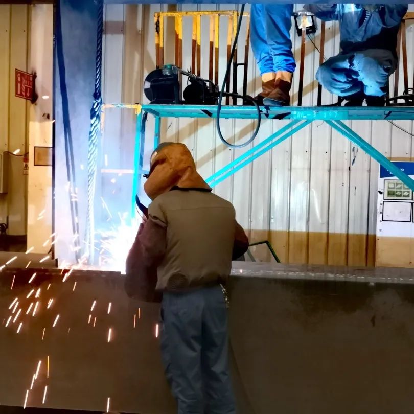 ͼ�� | ս���£��¾�����һ�ߵ�����