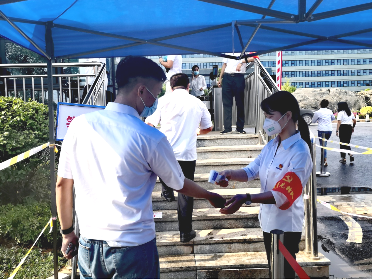 一句话新闻 | 速览糖果派对官网智能近期要闻