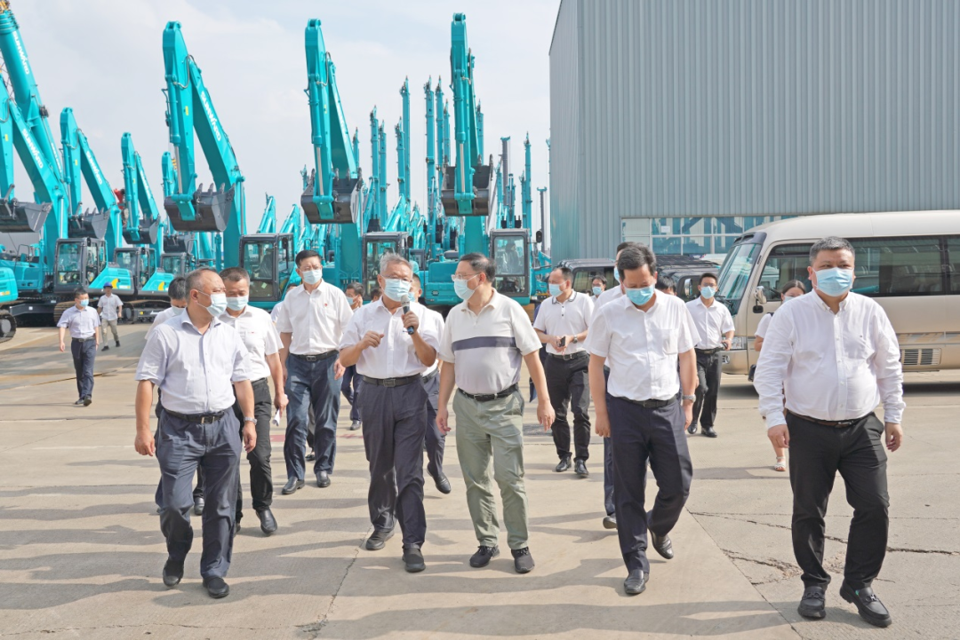 湖南省委常委、省委秘书长张剑飞一行调研糖果派对官网智能