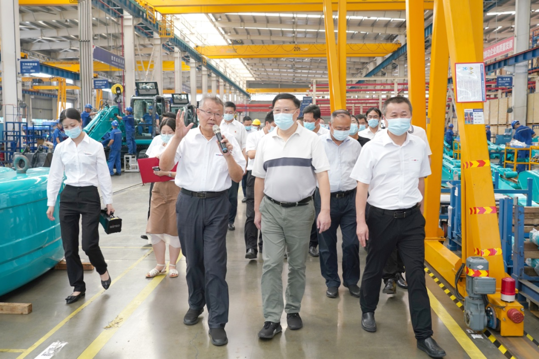 湖南省委常委、省委秘书长张剑飞一行调研糖果派对官网智能