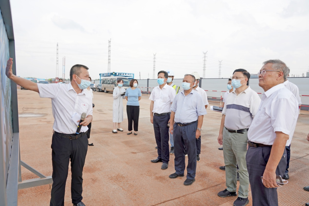 湖南省委常委、省委秘书长张剑飞一行调研糖果派对官网智能