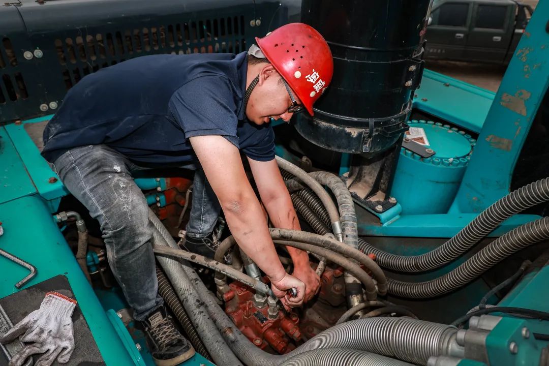 �¾����ػ���ɽ�ġ��ǹ��ɶԹ�����ʿ��