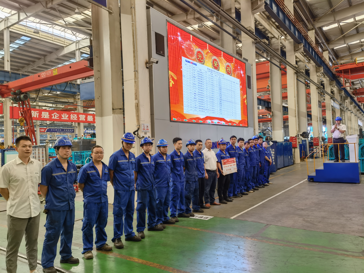 ͼ�� |��12��Ԫ�����ڽ��������ţ�Ϊ��Щ��ʦ����