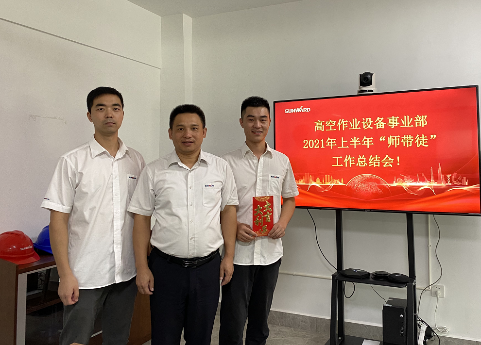 ͼ�� |��12��Ԫ�����ڽ��������ţ�Ϊ��Щ��ʦ����