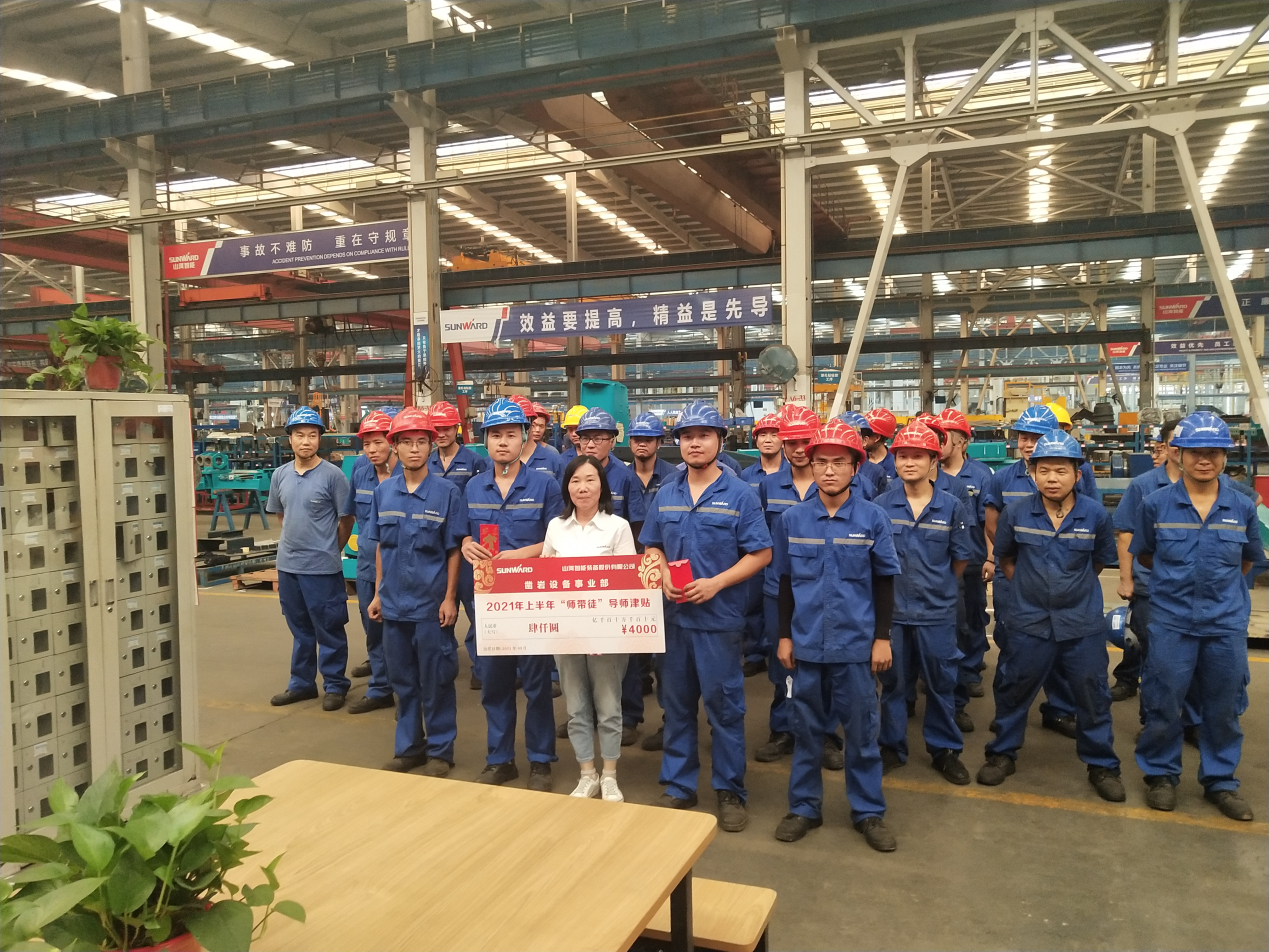 ͼ�� |��12��Ԫ�����ڽ��������ţ�Ϊ��Щ��ʦ����