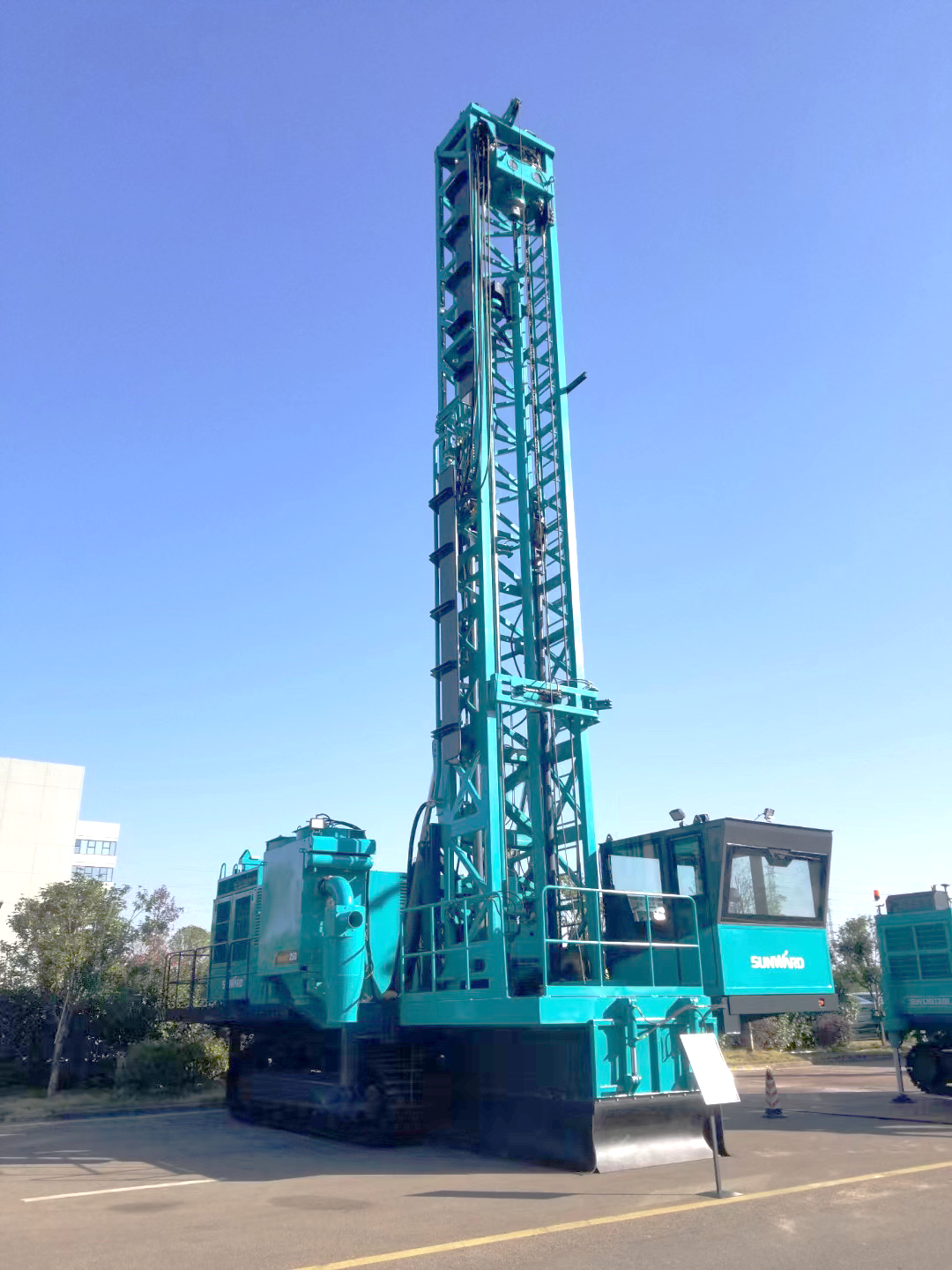 �������ģʽ+����Ť�أ��ǹ��ɶԹ��������������Ƶ�ȫҺѹ�����������