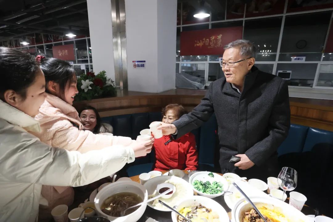 �ǹ��ɶԹ������ܶ��³����廪������Ա��һ������꣡