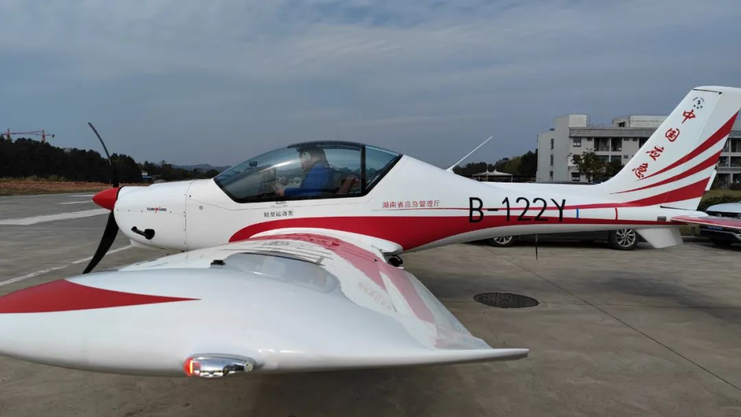 �������������Ϻ���Ӧ����Ԯ���ǹ��ɶԹ�������չ�֡��ǹ��ɶԹ������ʡ�