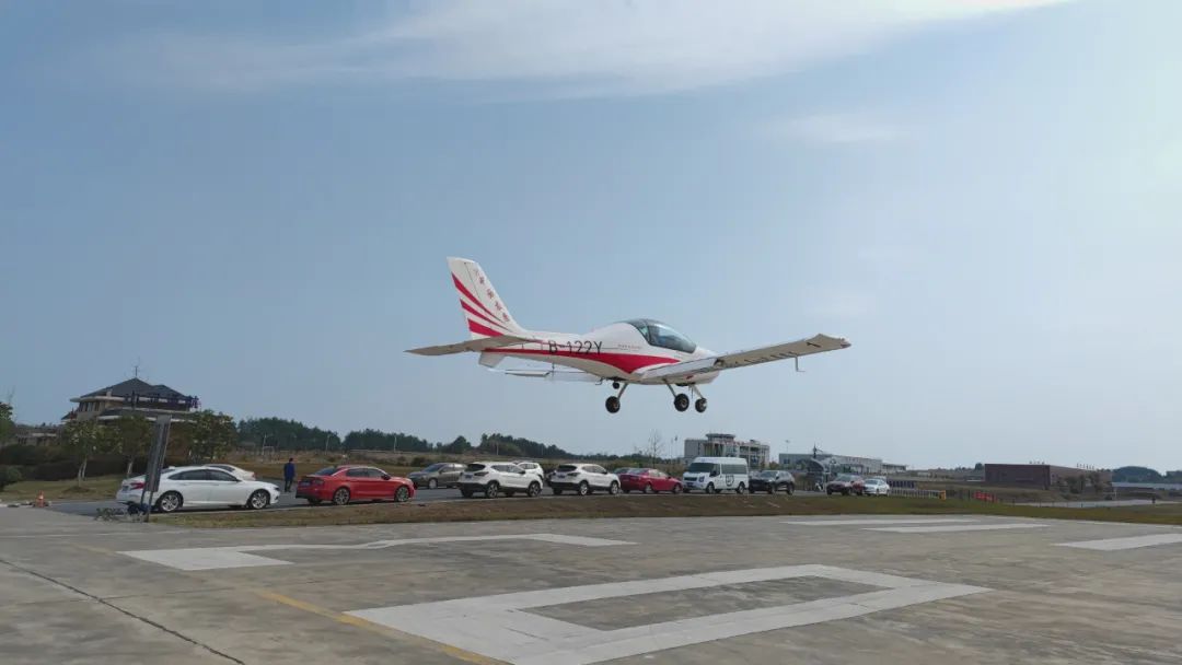 �������������Ϻ���Ӧ����Ԯ���ǹ��ɶԹ�������չ�֡��ǹ��ɶԹ������ʡ�