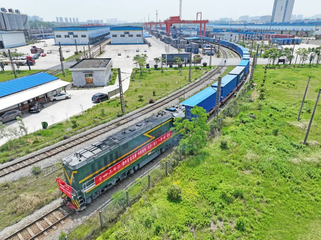 һ�����������г�����ŷ���У���ɳ���ǹ��ɶԹ�������ר���ֳ��׷�