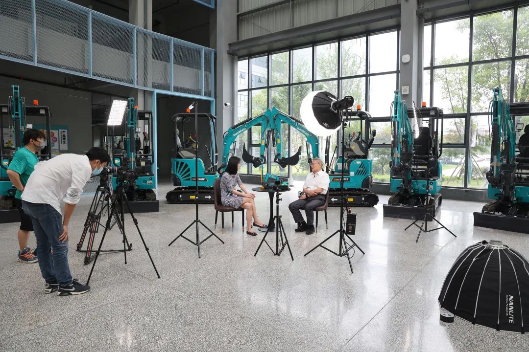 CGTN̽����ר���ǹ��ɶԹ������ܶ��³�����ϯר�Һ��廪��������