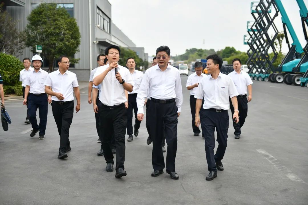 ����Ӧ��������������ֳ�һ�п����ǹ��ɶԹ����������˻�Ӧ����Ԯװ��