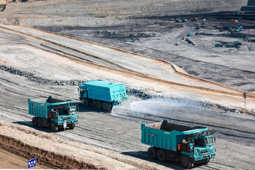 �ǹ��ɶԹ���������ɫ����װ������������˹��Զú�������ģ��ɽ