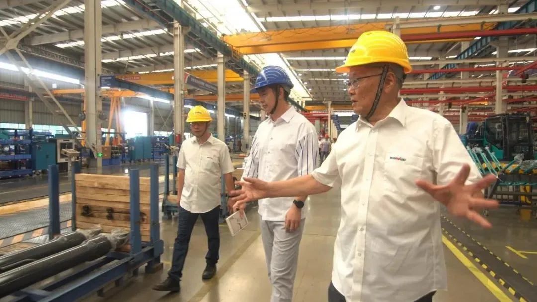 ��㾭��֮����׷��·�ϡ������廪��������ҵ ��֡��ȵ�ʽ���족