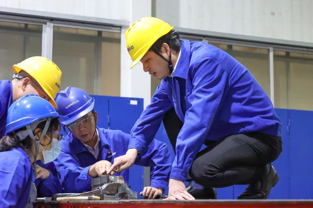 �����ձ� | �ǹ��ɶԹ����������깤��ʦ����ɣ�׽ס��������������