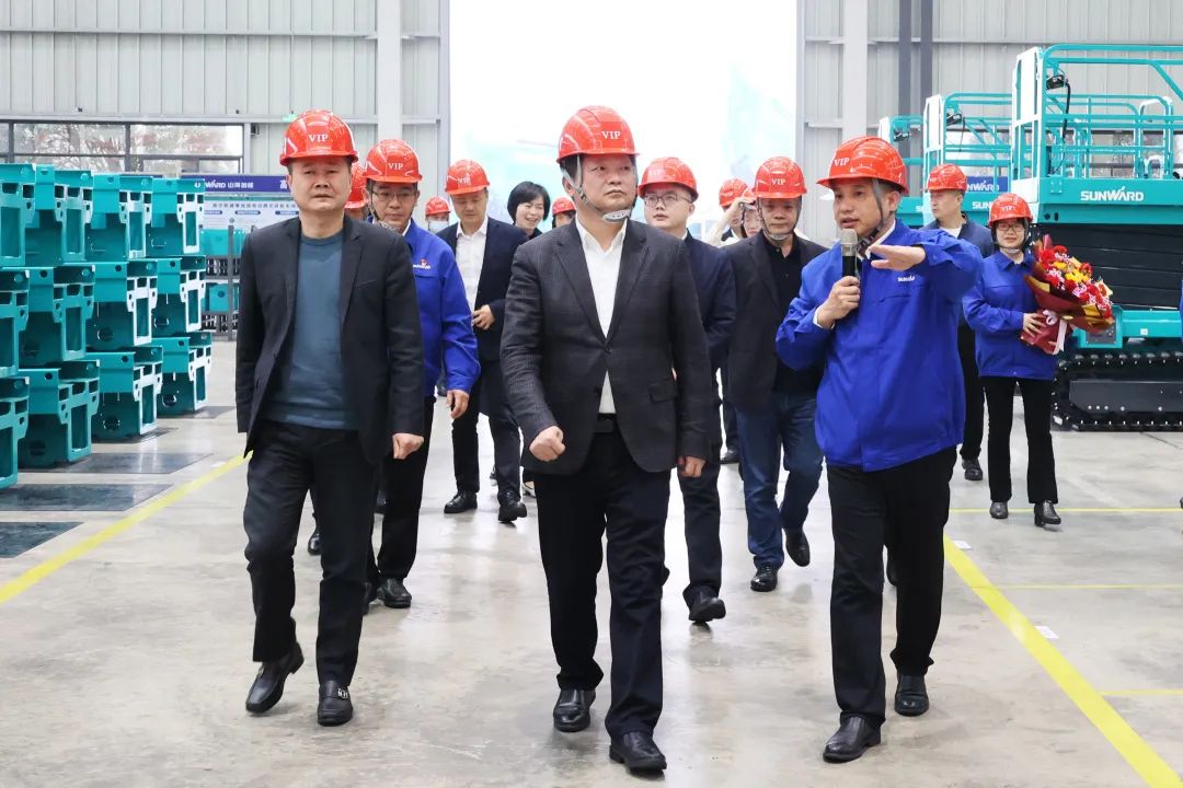 ������ο���ǹ��ɶԹ������������˺���ͷ�������徲��������