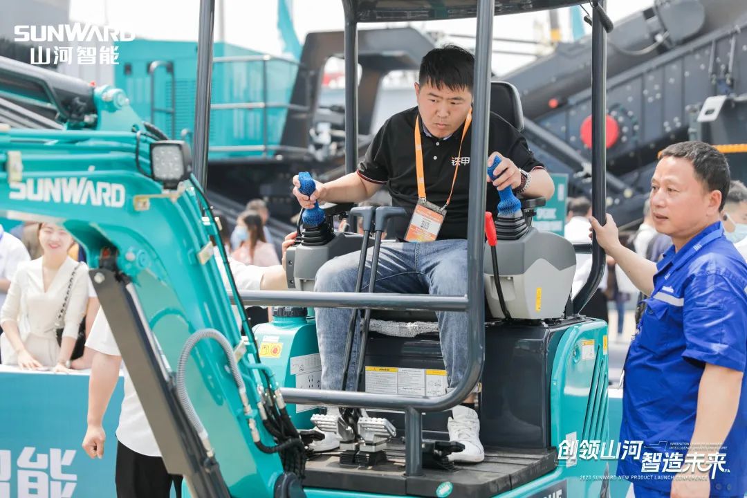 ¾«Æ·³ö»÷¡¢»¥¶¯Ò»Ö±£¡ÌǹûÅɶԹÙÍøÖÇÄÜFϵÁÐÍÚ¾ò»úÉÁׯ³¤É³Õ¹