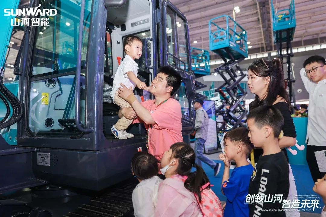 ¾«Æ·³ö»÷¡¢»¥¶¯Ò»Ö±£¡ÌǹûÅɶԹÙÍøÖÇÄÜFϵÁÐÍÚ¾ò»úÉÁׯ³¤É³Õ¹