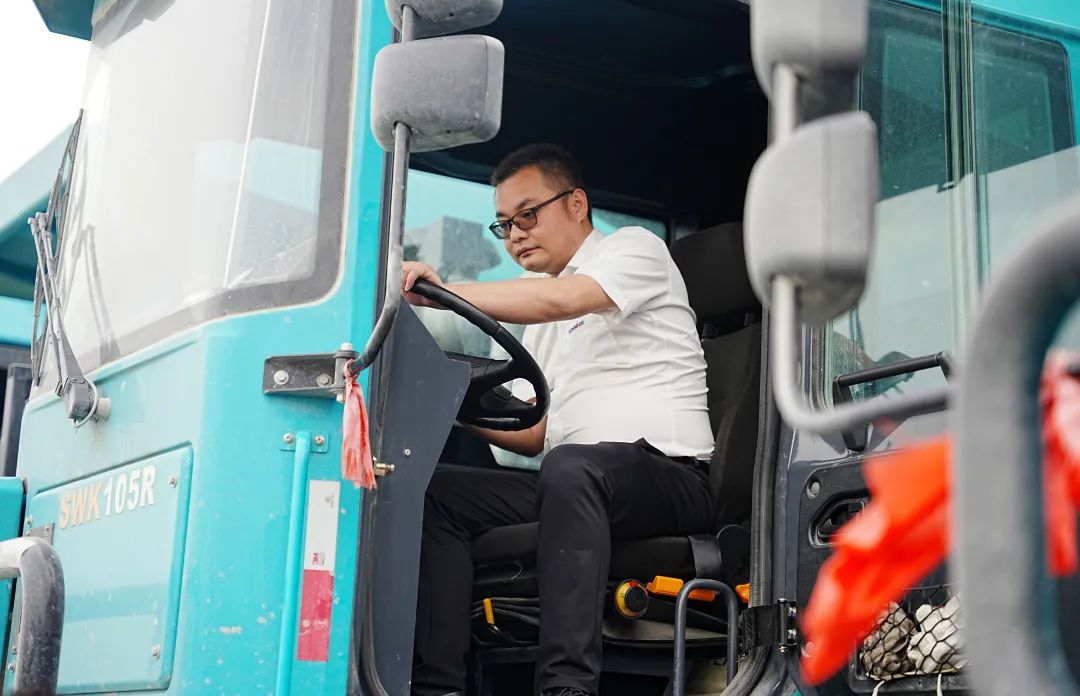 һ��������˫̼��Ŀ�����ǹ��ɶԹ����޶�LNG������������Ӧ��