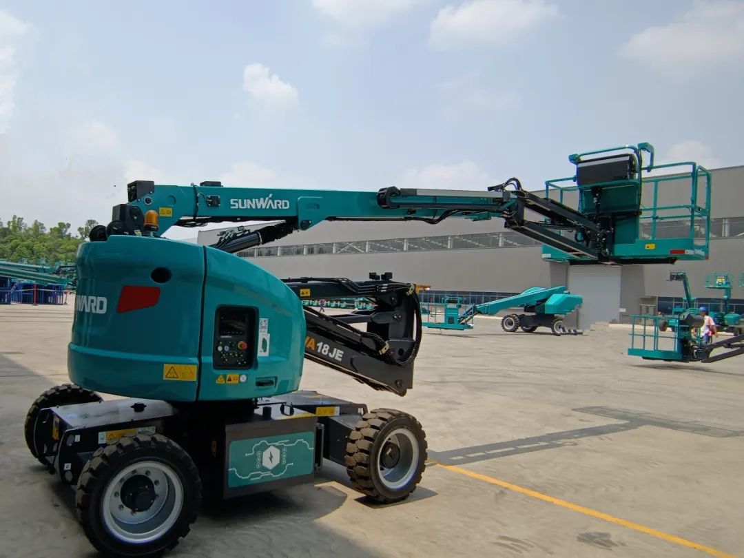 ÐÂÄÜÔ´¼Ò×åÔÙÌí¡°Ð¶¡¡±£¡ÌǹûÅɶԹÙÍøÖÇÄÜÈý¿îµç¶¯±Ûʽ¸ß¿Õ×÷ҵƽ̨ÆëÏÂÏß