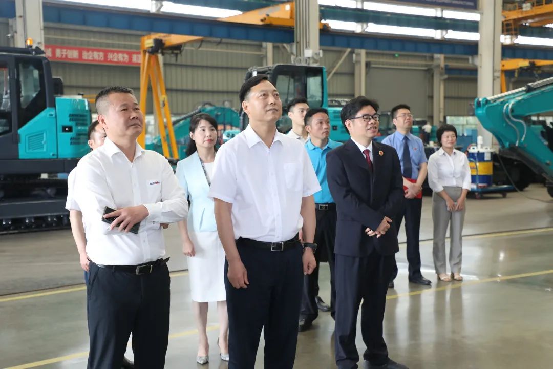 长沙市人民审查院党组书记、审查长余湘文调研糖果派对官网智能