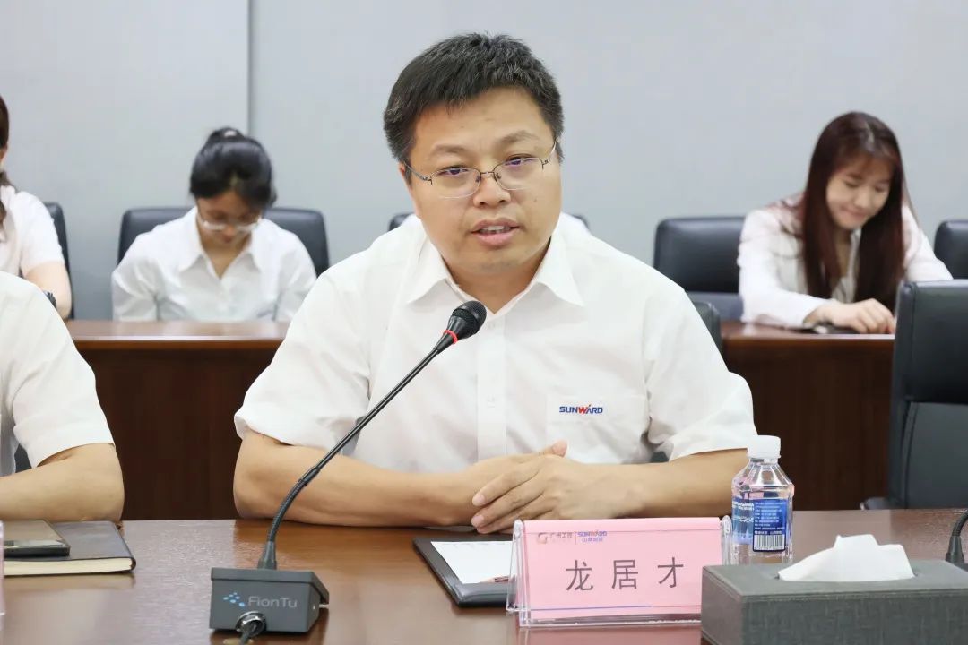 携手开启绿色转型之路!糖果派对官网智能&南京盖百氏增程式电动旋挖钻机签约仪式乐成举行