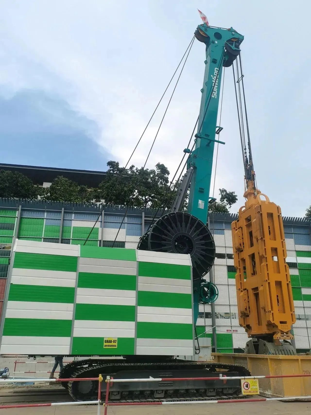 �������ڹ����ش󹤳̣��ǹ��ɶԹ�������Һѹץ��ʵ������Ȧ��