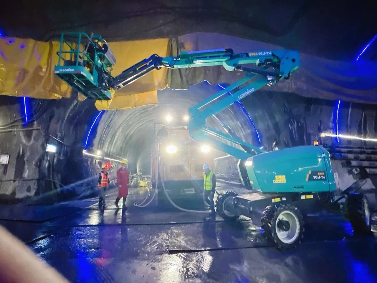 ����ߺ�����ս���ǹ��ɶԹ������ܸ߿ջ�еʵ������������·