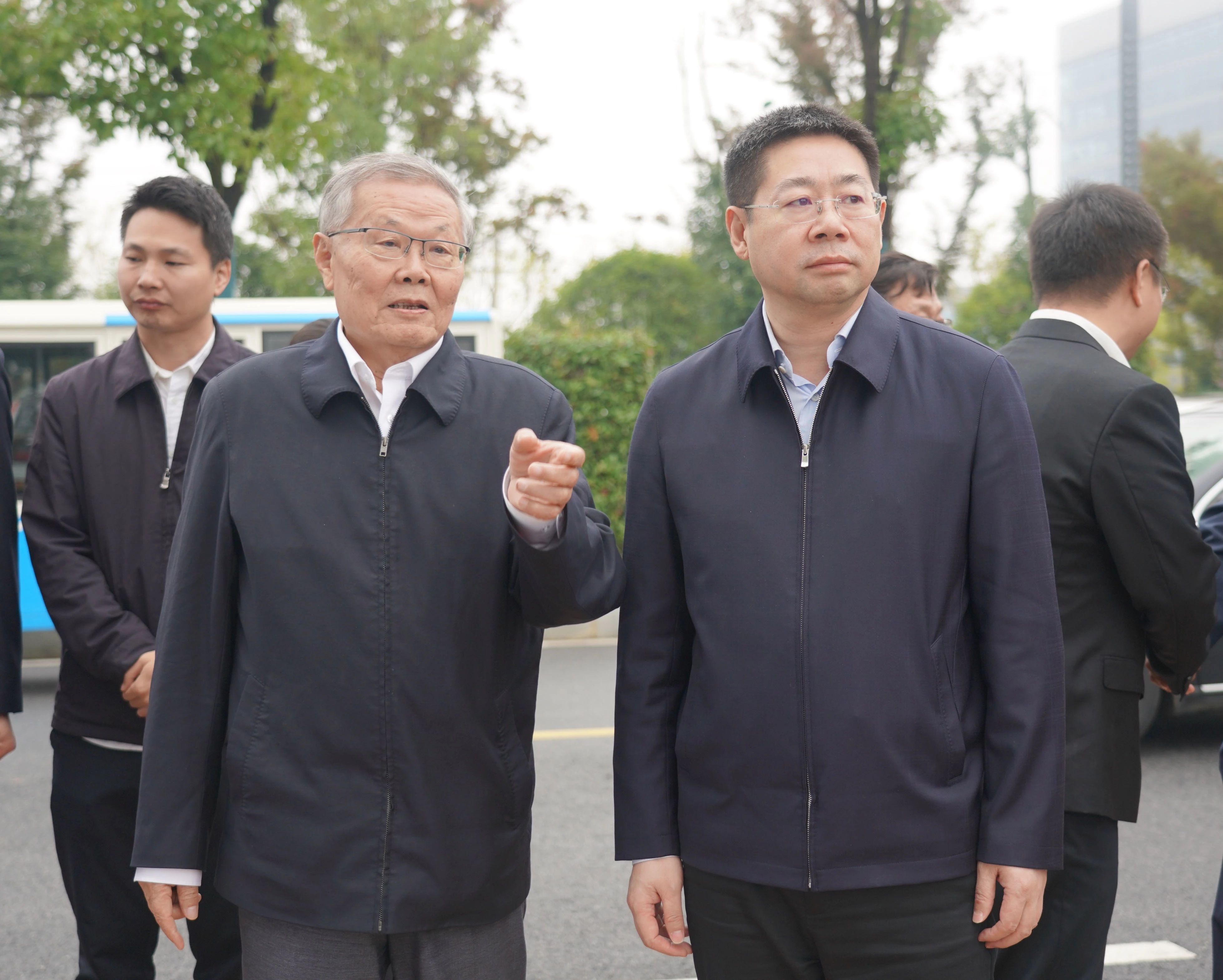 ���½�ˮ�����ν���巵����ǹ��ɶԹ������ܽ�ˮ����